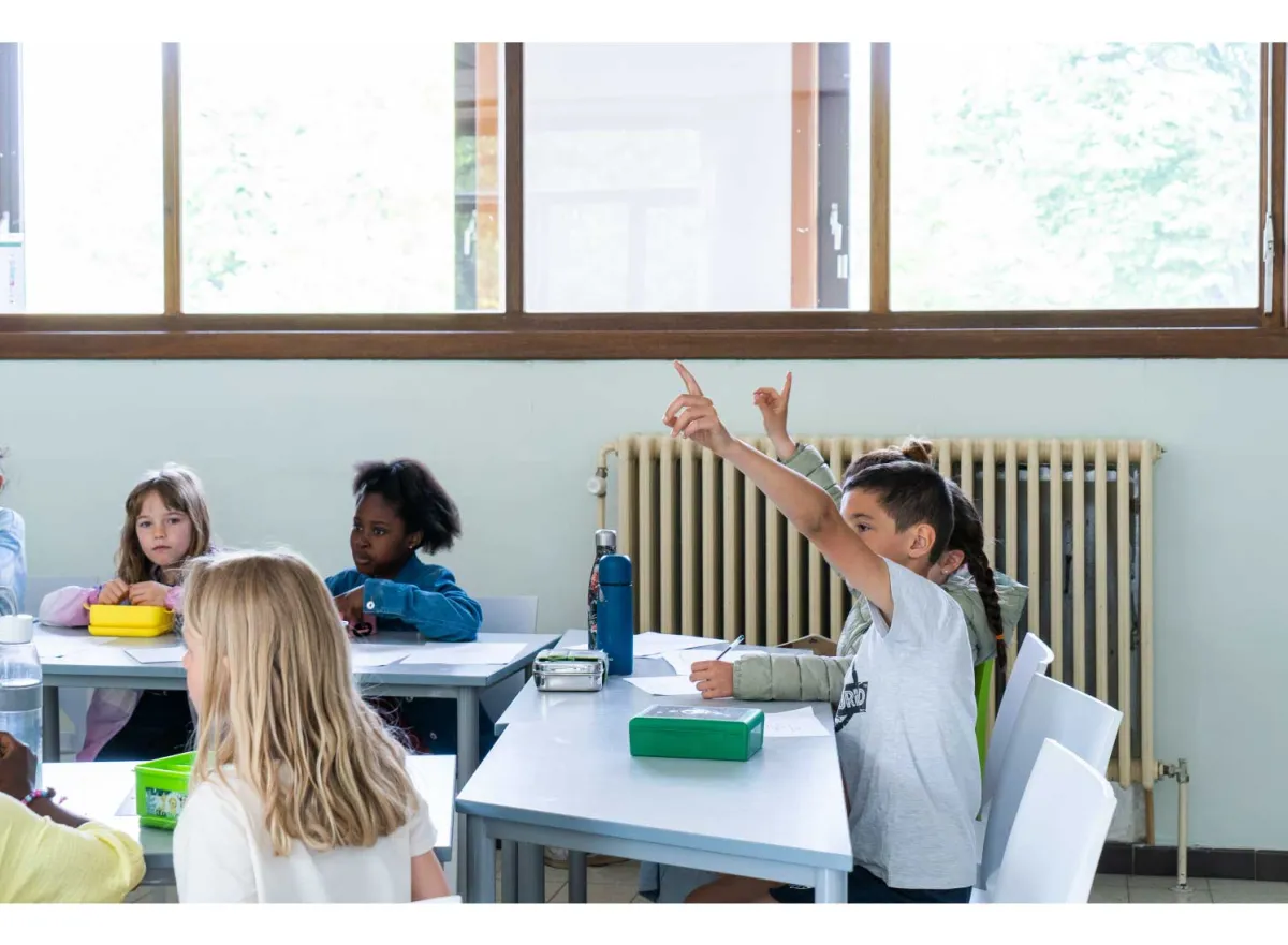 Kinderen op leerlingenraadvergadering